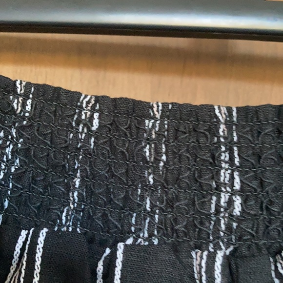 Napa valley striped pull on short w crochet detail linen blend 3X - Picture 13 of 15